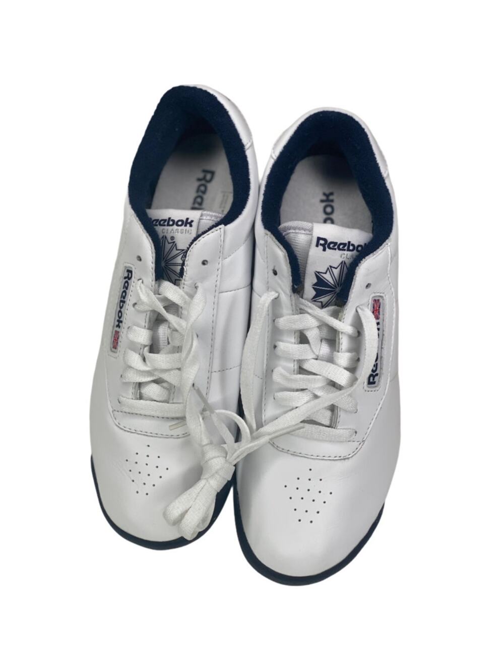 Classic White Reebok sneakers 7.5
